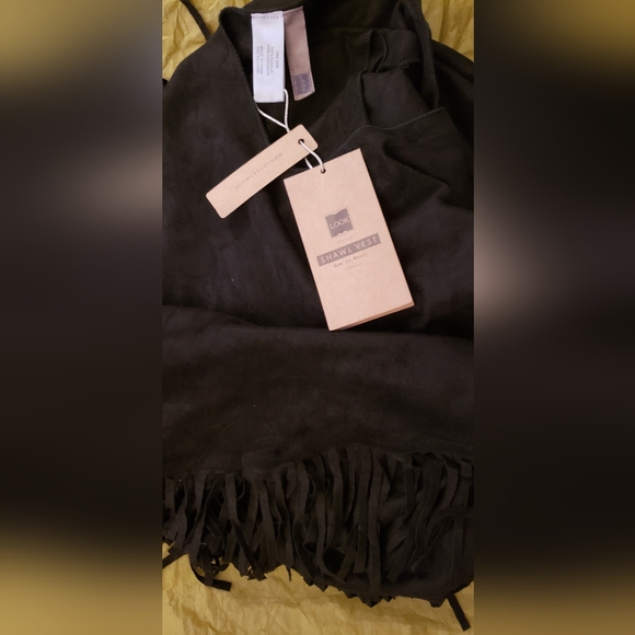 NWT Suede fringe shawl vest - Picture 6 of 6